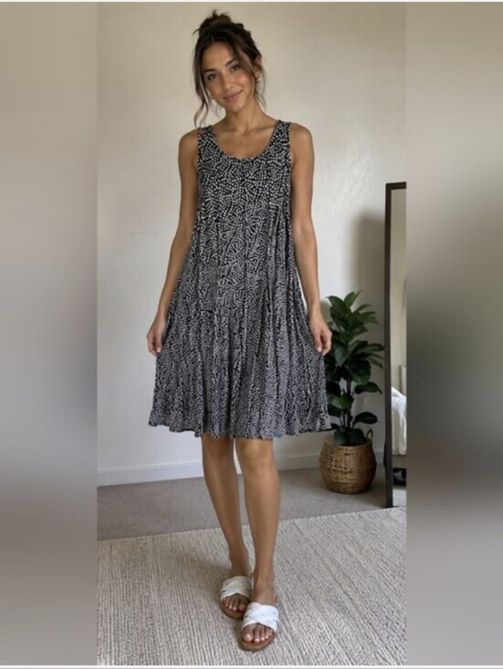 Forever 21 Black and White Printed Sleeveless Swing Dress